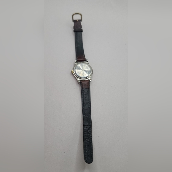 Vintage Sasson Women's Watch - Picture 4 of 4